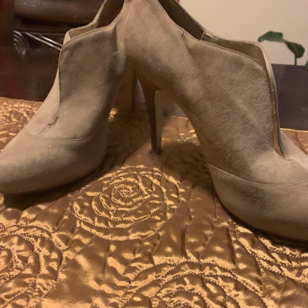 TAN SUEDE BOOTIES